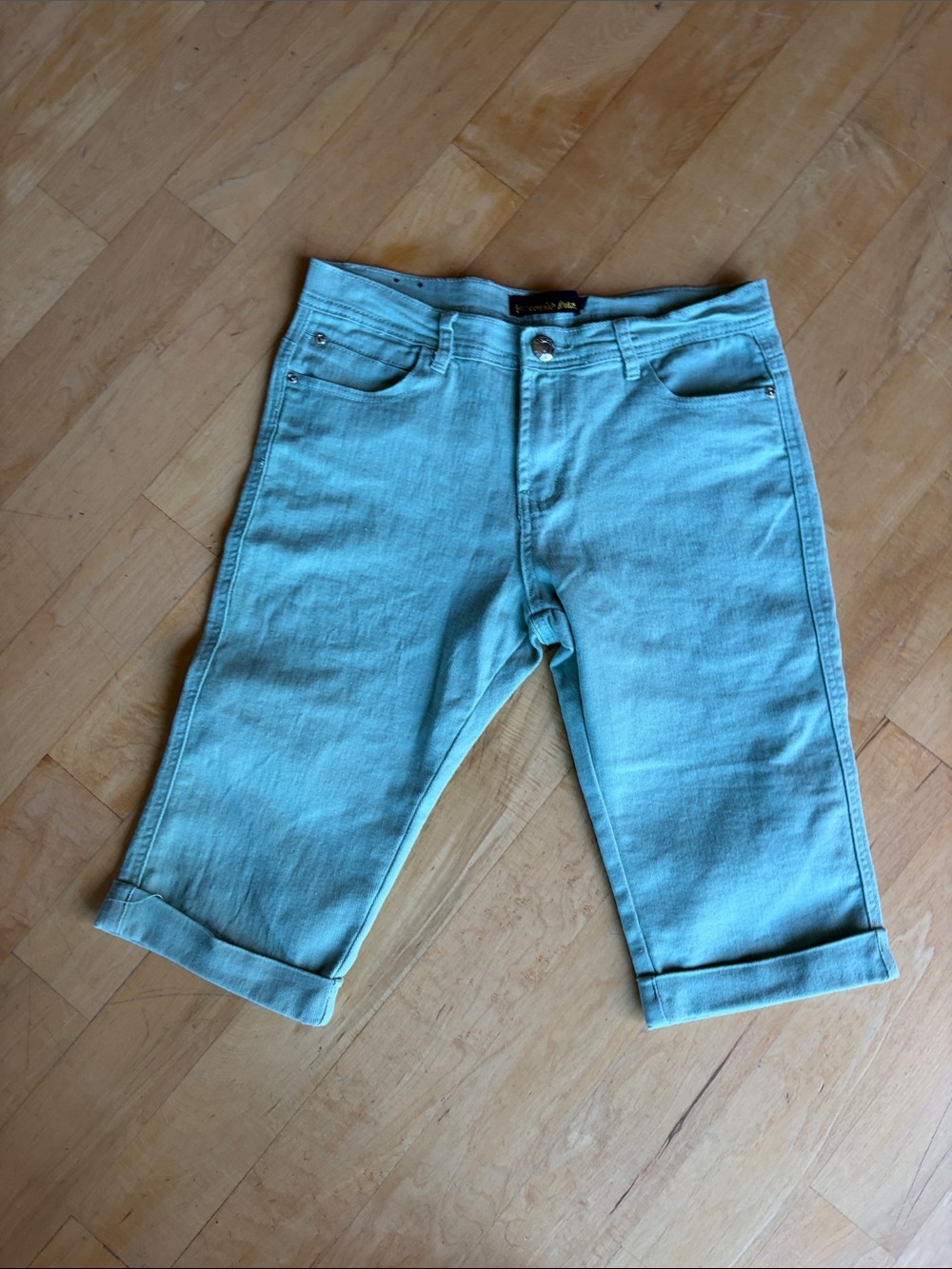 Bermuda Shorts Mint Green Womens Victoria Jeans fitted STRETCH  Cuffed size 8